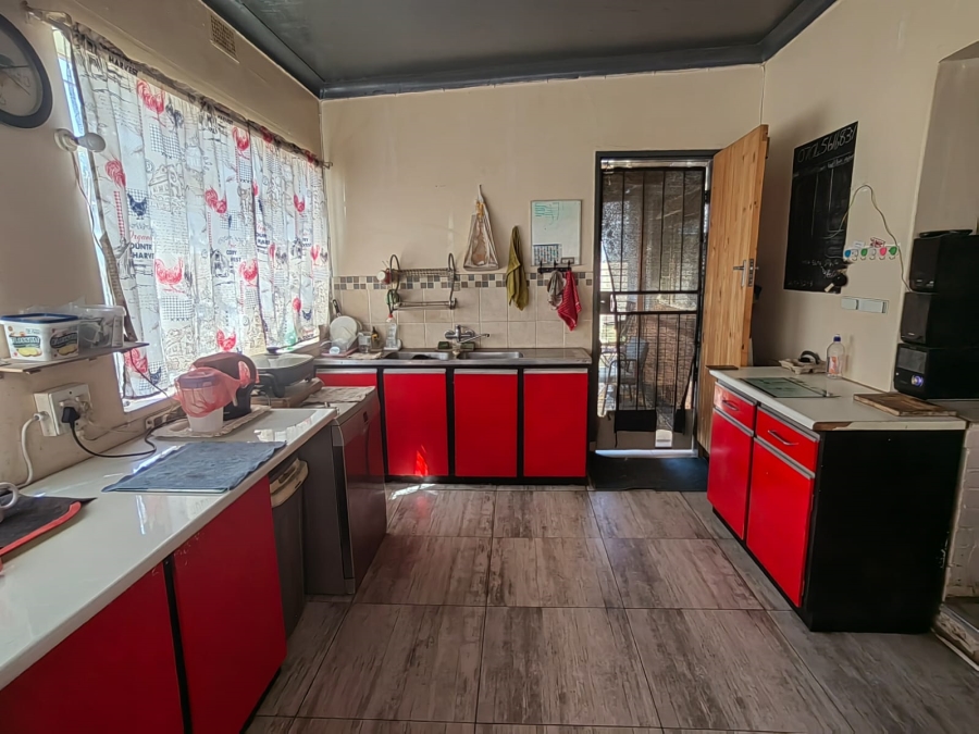 4 Bedroom Property for Sale in Parys Free State